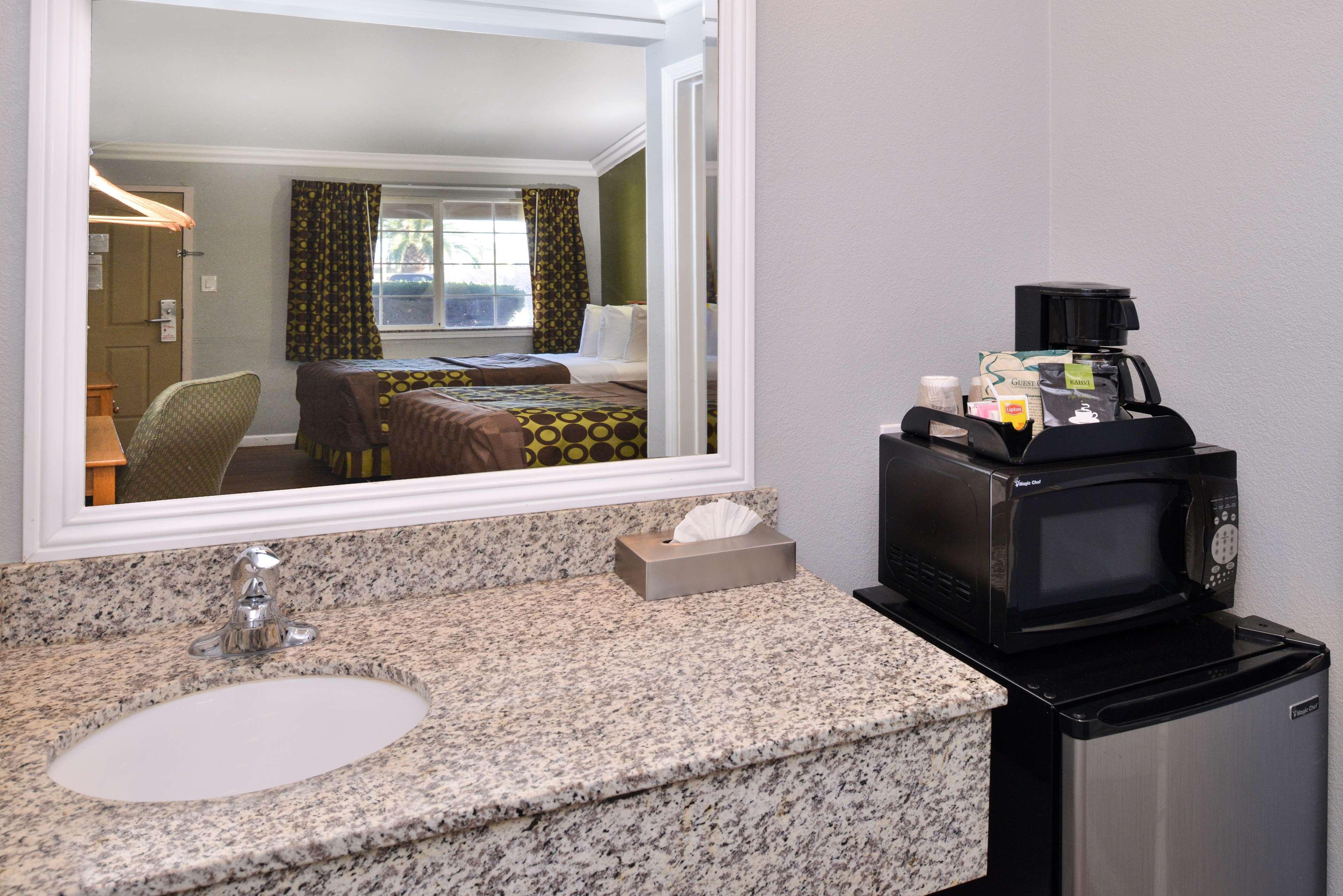 Americas Best Value Inn Los Banos Ngoại thất bức ảnh