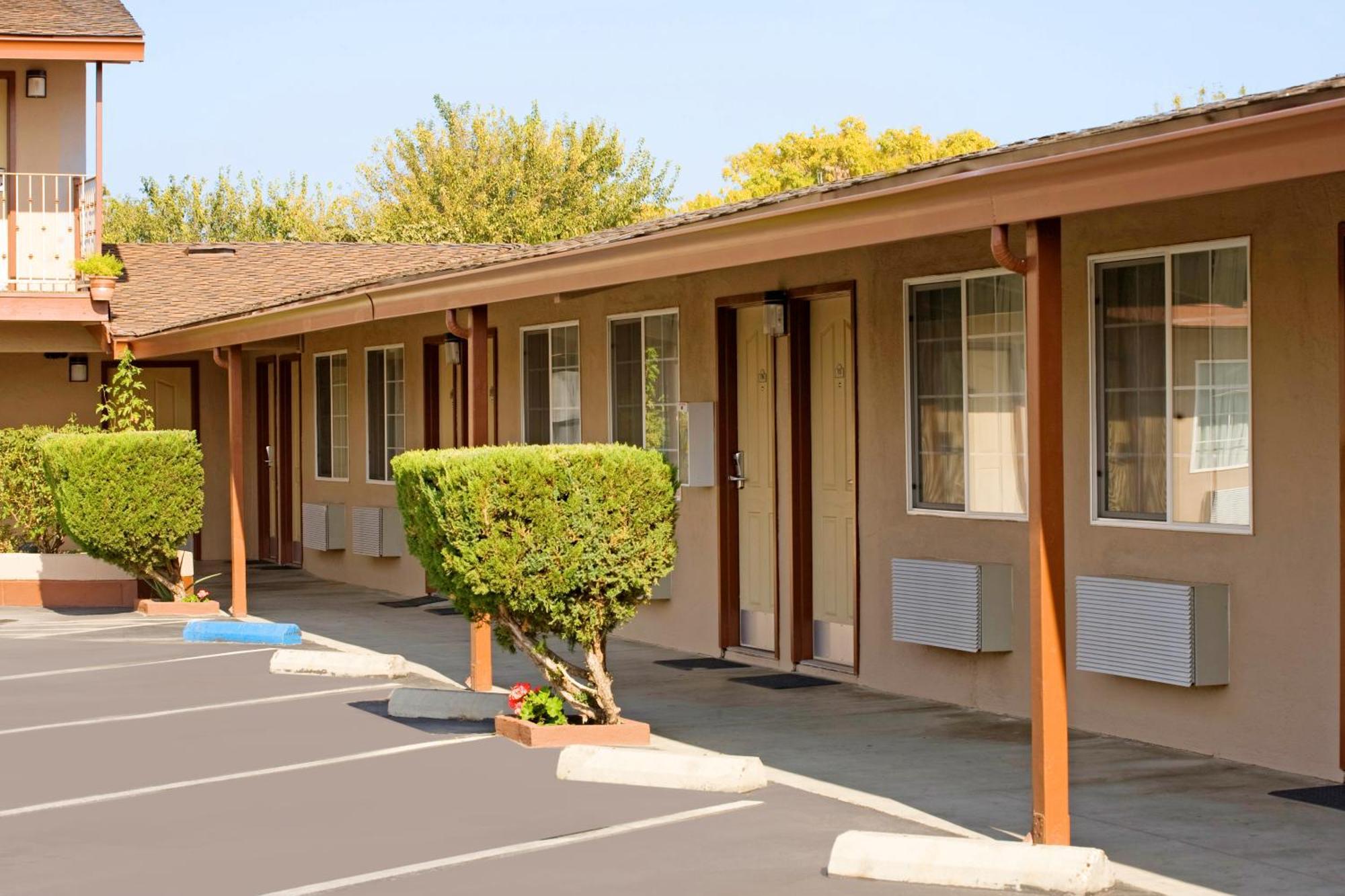 Americas Best Value Inn Los Banos Ngoại thất bức ảnh